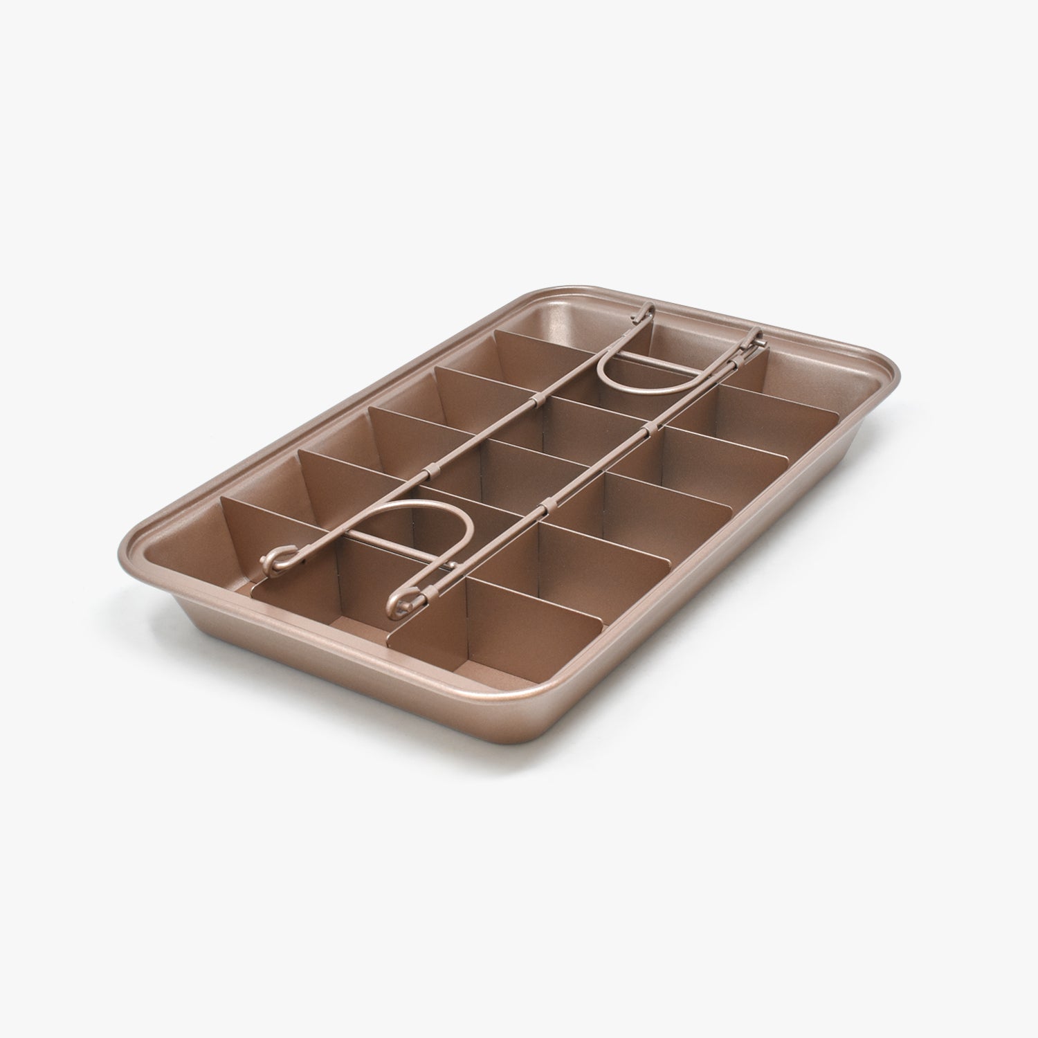 PatPro distribution - Moule à brownie 18 parts disponible chez #PatPro Moule  en acier à revêtement anti-adhérent spécialement adapté à la cuisson du  brownie. Inclus grille permettant de cuire le brownie en