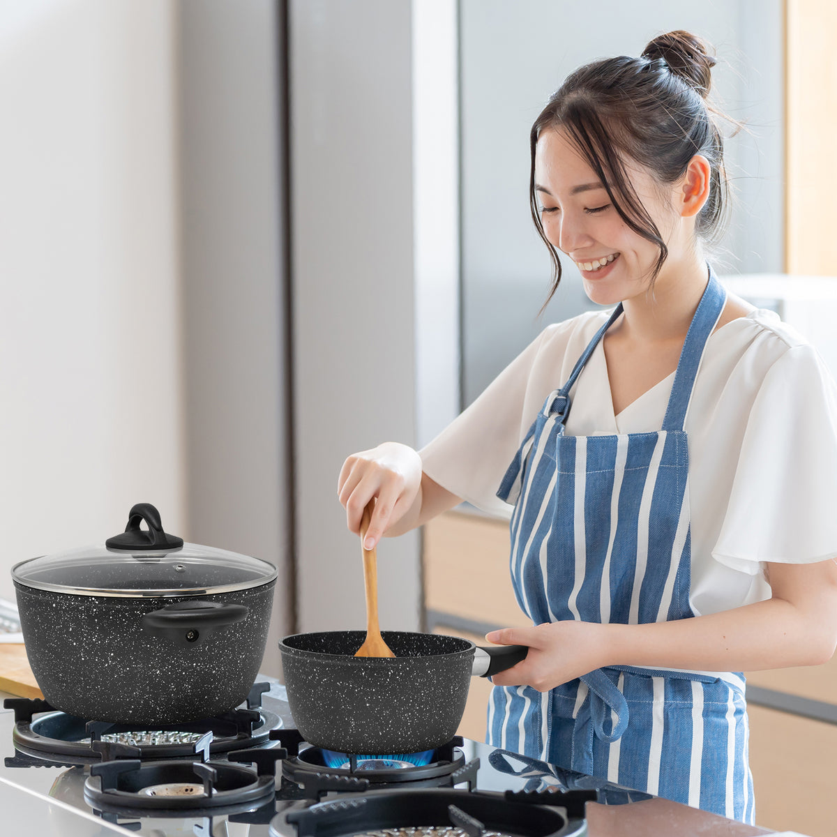 frying pan and pots set